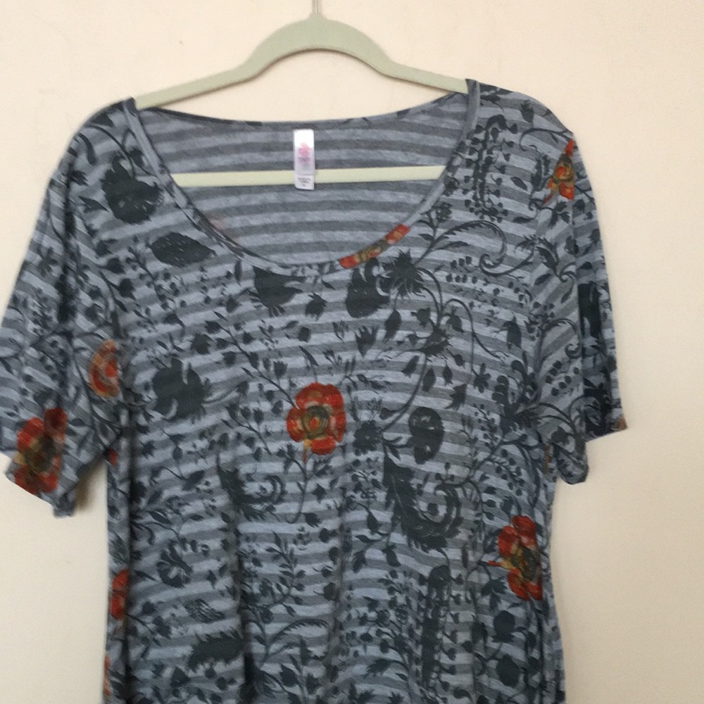 LuLaRoe Blouse Style: Irma